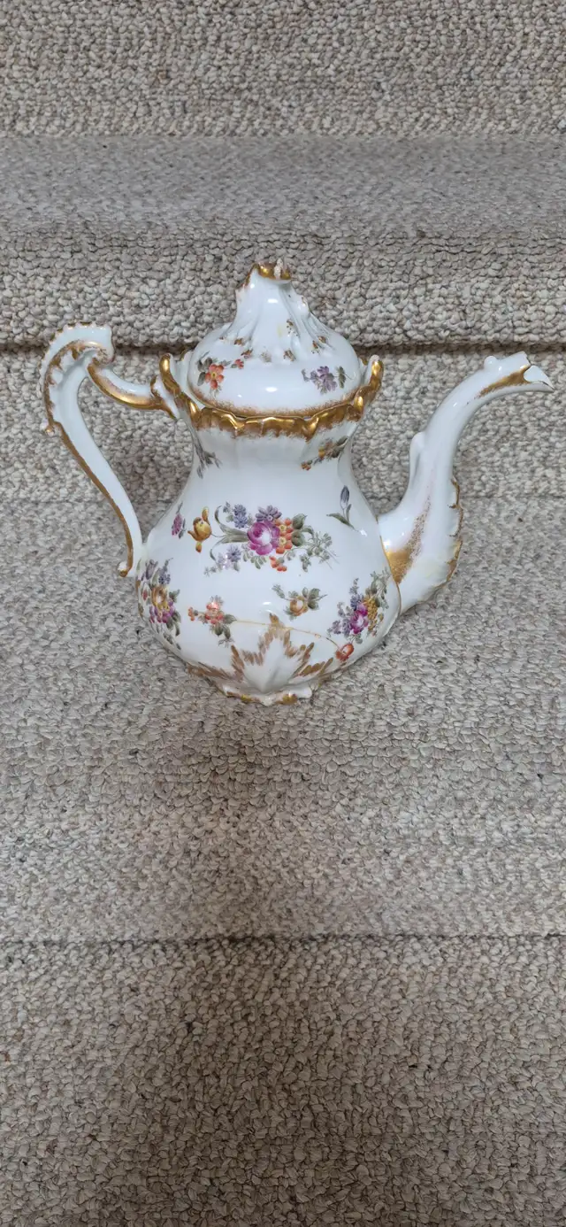 Free Limogues Tea Pot