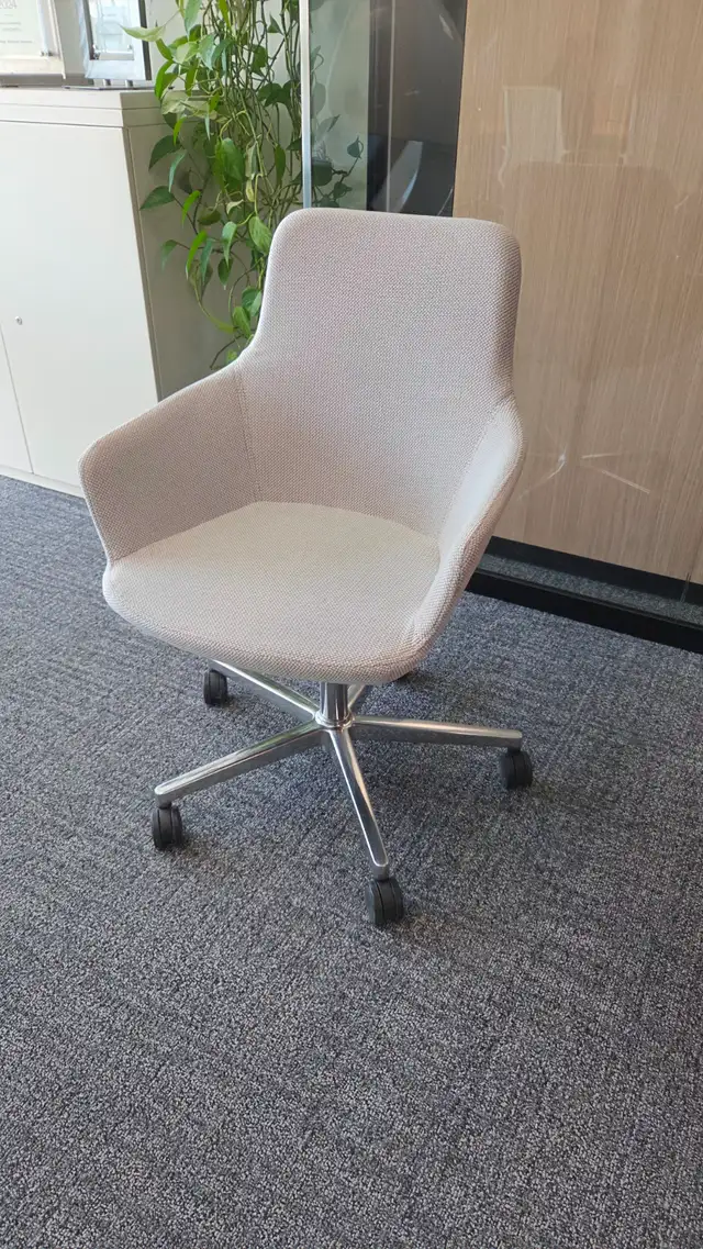 Avena Chair | Davis Furniture