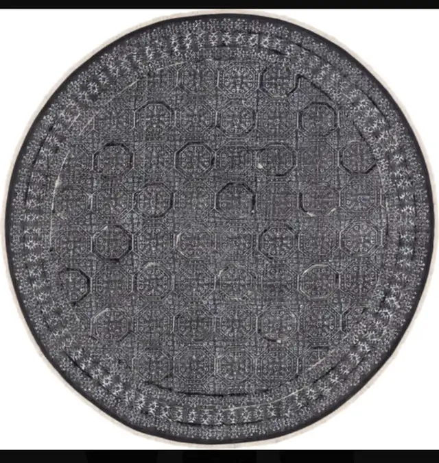 8’ Round area rug