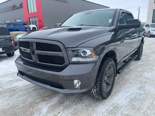 2015 Dodge Ram 1500 Sport 5.7L HEMI V8 8-Speed 4x4 crew-cab - Photo 3