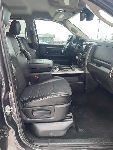 2015 Dodge Ram 1500 Sport 5.7L HEMI V8 8-Speed 4x4 crew-cab - Photo 9