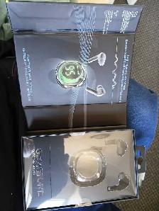 Wireless Bluetooth headphones for sale - Photo 2