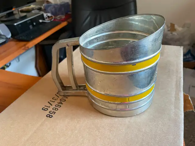 vintage Foley flour sifter chine - Photo 3