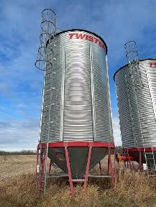 Grain Bins   More Sold by Unreserved Retirement Auction April 17