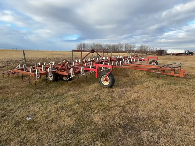 Grain Bins   More Sold by Unreserved Retirement Auction April 17 - Photo 3