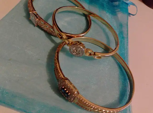 Bijoux en acier inoxidable - Photo 2