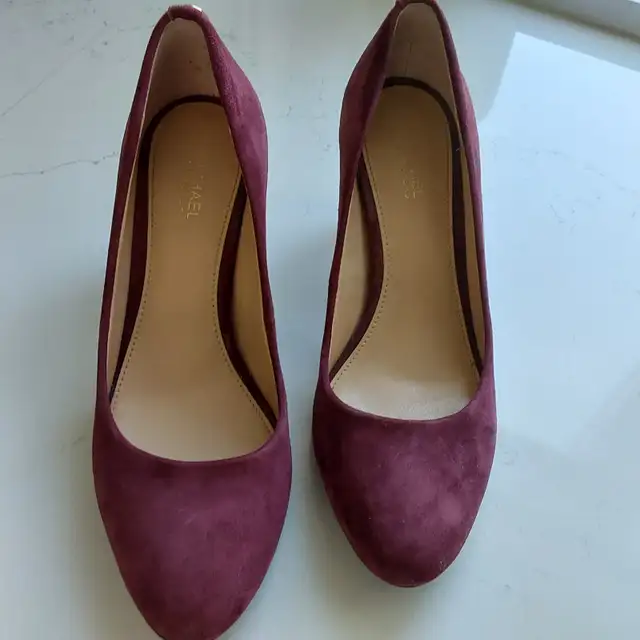 Soulier de suède bourgogne Michael Kors, grandeur 6 - Photo 3