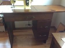 sewing machine with cabinet - Photo 2