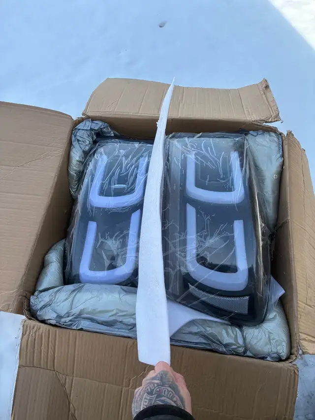 3rd gen dodge ram headlight 1500/2500