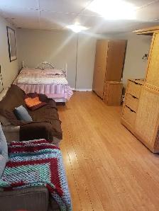 Bachelor Basement Apartment Warden and Eglinton - Photo 3