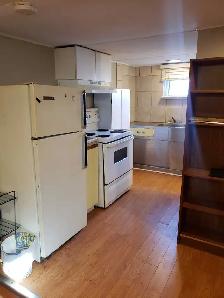 Bachelor Basement Apartment Warden and Eglinton - Photo 5