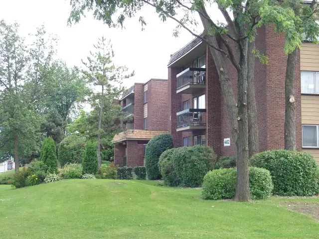 DDO @ 514-683-2252 - 4.5 Unit - Photo 2