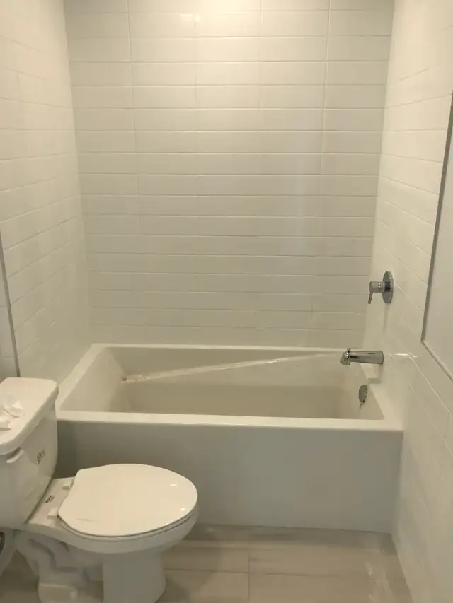 YORKVILLE GOLD 2 - NEW BLDG. - Photo 7