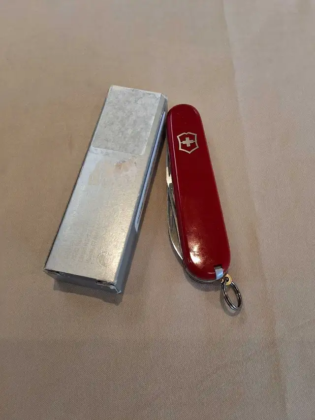 Victorinox Swiss Army Multi-Tool - Photo 3