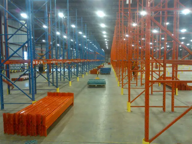 PALLET RACKING - Photo 4