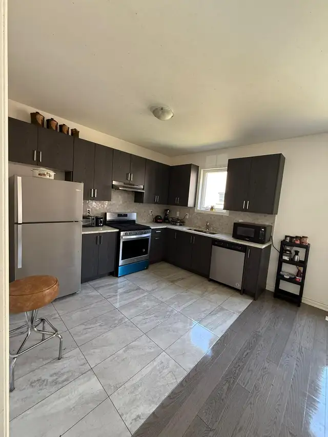 4 bdrm house  available @ Queen & Chinguacousy - Photo 5