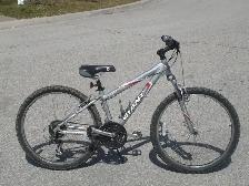 IT'S A GIANT 26' GIANT BUILDER ALL ALUMINUM 21 SPD   SUSPENSION! - Photo 3