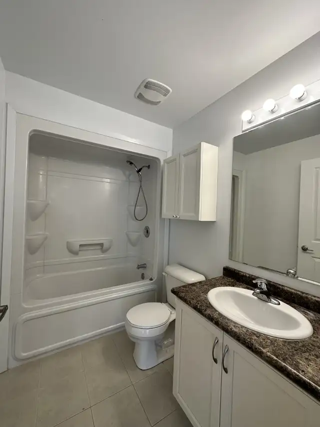 2 Bedroom   Den 1 Bath Condo Unit for Lease - Guelph - Photo 5