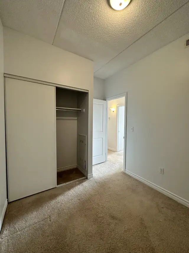 2 Bedroom   Den 1 Bath Condo Unit for Lease - Guelph - Photo 9