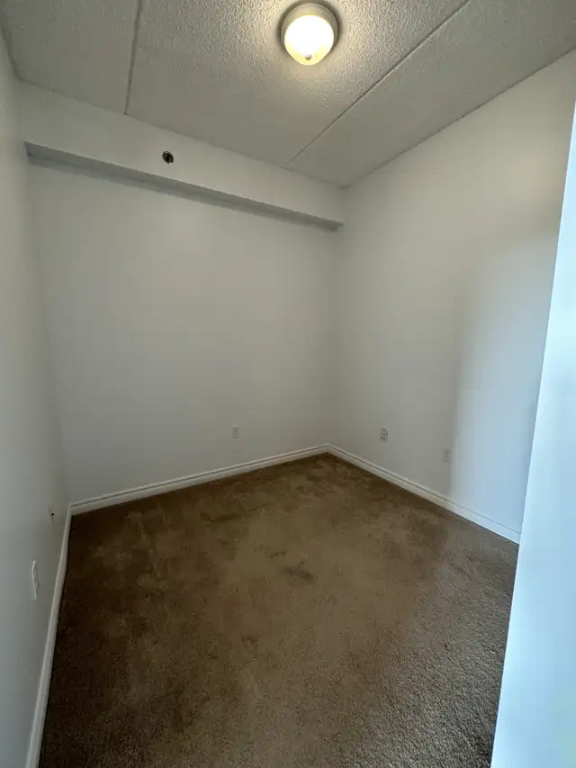 2 Bedroom   Den 1 Bath Condo Unit for Lease - Guelph - Photo 10