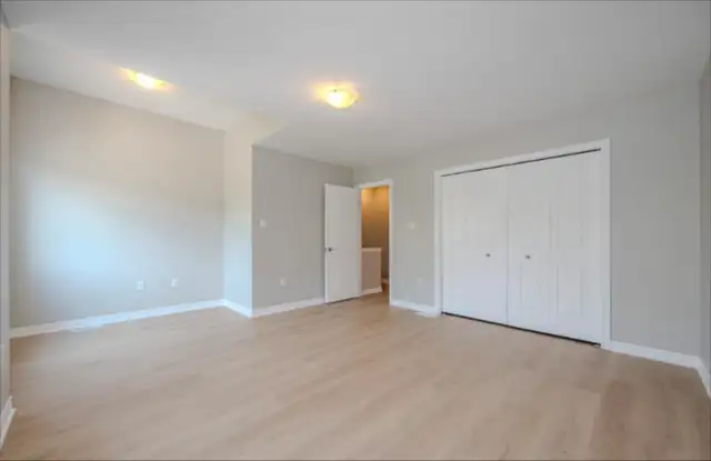 Rooms Available for Guelph University Students - Photo 5