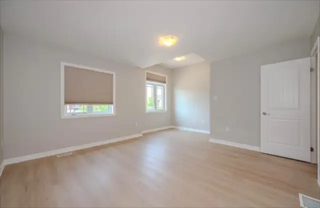 Rooms Available for Guelph University Students - Photo 6