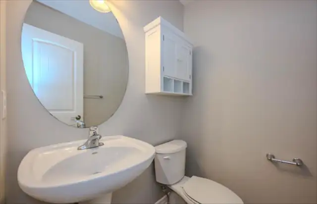 Rooms Available for Guelph University Students - Photo 9