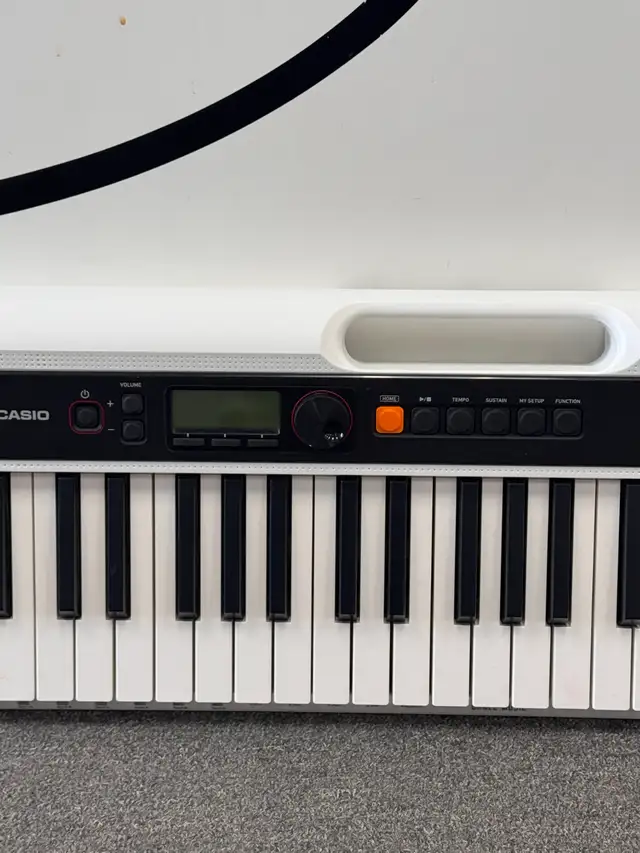 Casio CT-S200 61-key Portable Keyboard - Photo 2