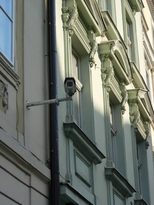 Smarter Security Starts with Intelligent Cameras and Alarms - Photo 3