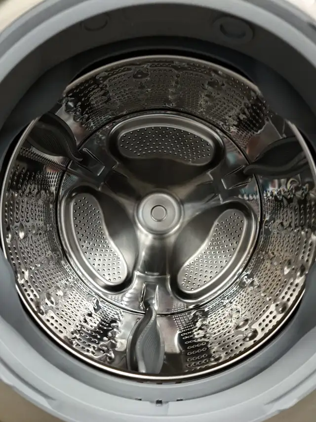 LG '27' Graphite Front Load Washer on Sale‼️ - Photo 6