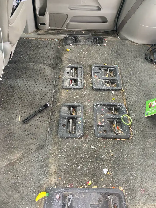 LOOKING FOR DIRTY CARS - Photo 9