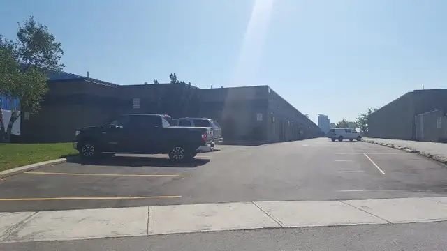 INDUSTRIAL/WAREHOUSE UNIT FOR LEASE/RENT SCARBOROUGH