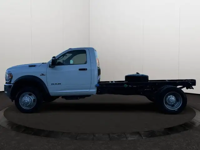 2024 Ram 5500 Chassis SLT | 8.4 Inch Touchscreen | Cloth Seats - Photo 2