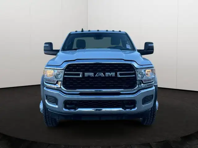 2024 Ram 5500 Chassis SLT | 8.4 Inch Touchscreen | Cloth Seats - Photo 6