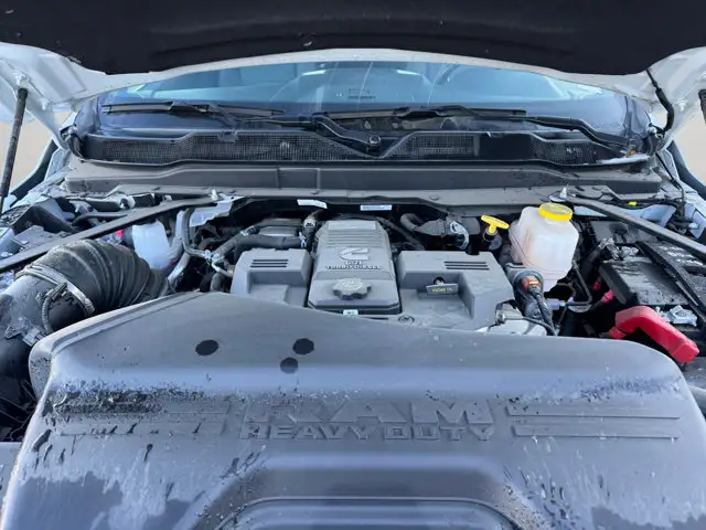 2024 Ram 5500 Chassis SLT | 8.4 Inch Touchscreen | Cloth Seats - Photo 7