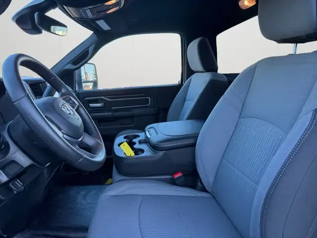 2024 Ram 5500 Chassis SLT | 8.4 Inch Touchscreen | Cloth Seats - Photo 10