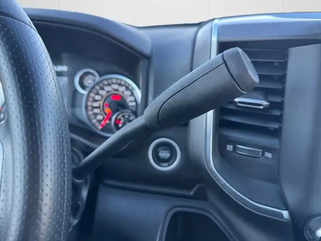 2024 Ram 5500 Chassis SLT | 8.4 Inch Touchscreen | Cloth Seats - Photo 14