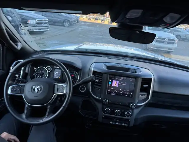 2024 Ram 5500 Chassis SLT | 8.4 Inch Touchscreen | Cloth Seats - Photo 16