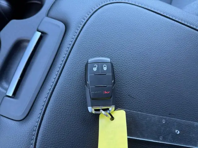 2024 Ram 5500 Chassis SLT | 8.4 Inch Touchscreen | Cloth Seats - Photo 18