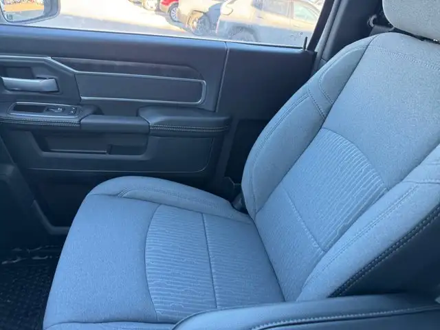 2024 Ram 5500 Chassis SLT | 8.4 Inch Touchscreen | Cloth Seats - Photo 20