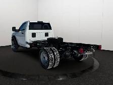 2024 Ram 5500 Chassis SLT | Apple CarPlay | Android Auto - Photo 3