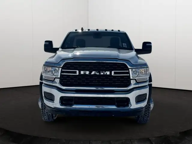 2024 Ram 5500 Chassis SLT | Apple CarPlay | Android Auto - Photo 6