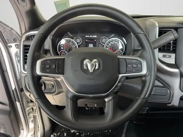 2024 Ram 5500 Chassis SLT | Apple CarPlay | Android Auto - Photo 11