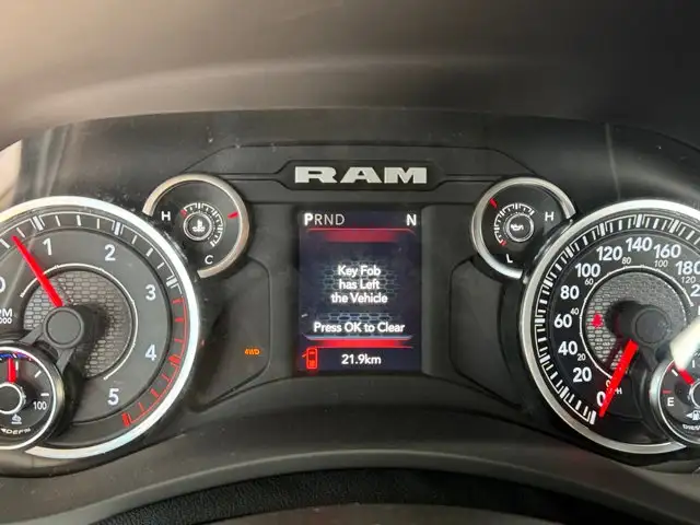 2024 Ram 5500 Chassis SLT | Apple CarPlay | Android Auto - Photo 12