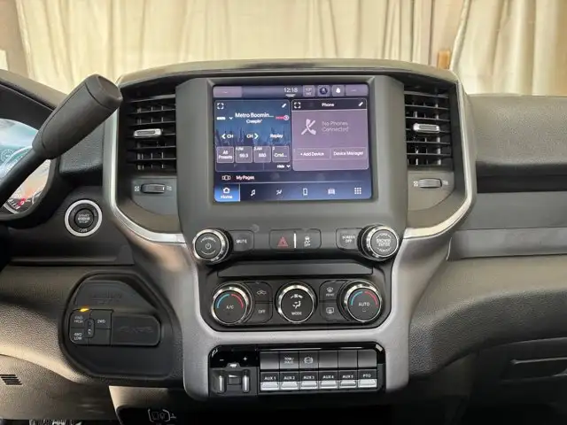 2024 Ram 5500 Chassis SLT | Apple CarPlay | Android Auto - Photo 15