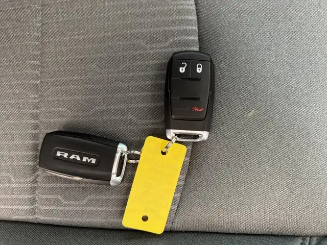 2024 Ram 5500 Chassis SLT | Apple CarPlay | Android Auto - Photo 18