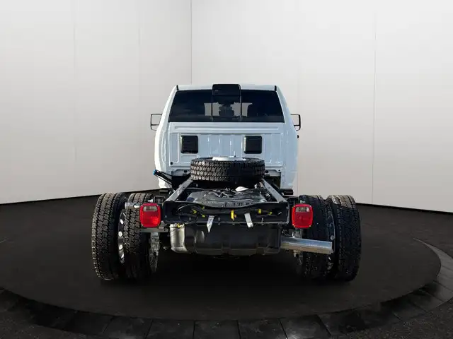 2024 Ram 5500 Chassis SLT | Remote Start | Apple CarPlay - Photo 4