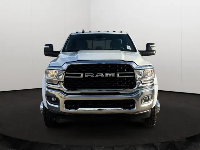 2024 Ram 5500 Chassis SLT | Remote Start | Apple CarPlay - Photo 6