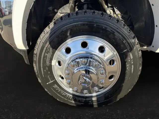 2024 Ram 5500 Chassis SLT | Remote Start | Apple CarPlay - Photo 8
