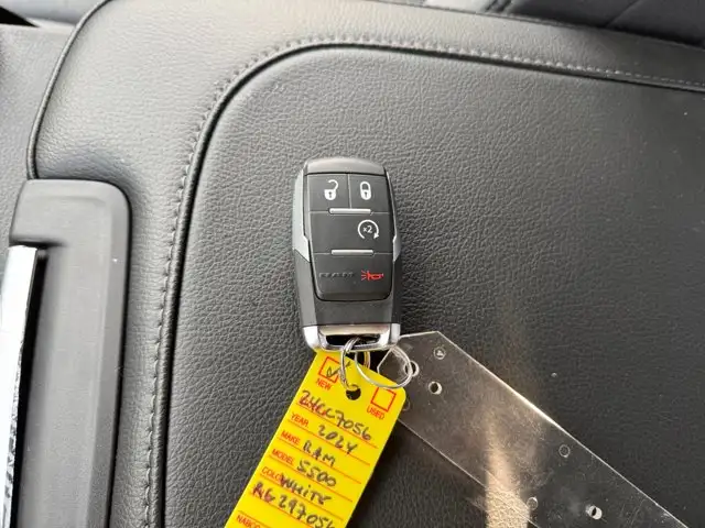 2024 Ram 5500 Chassis SLT | Remote Start | Apple CarPlay - Photo 20